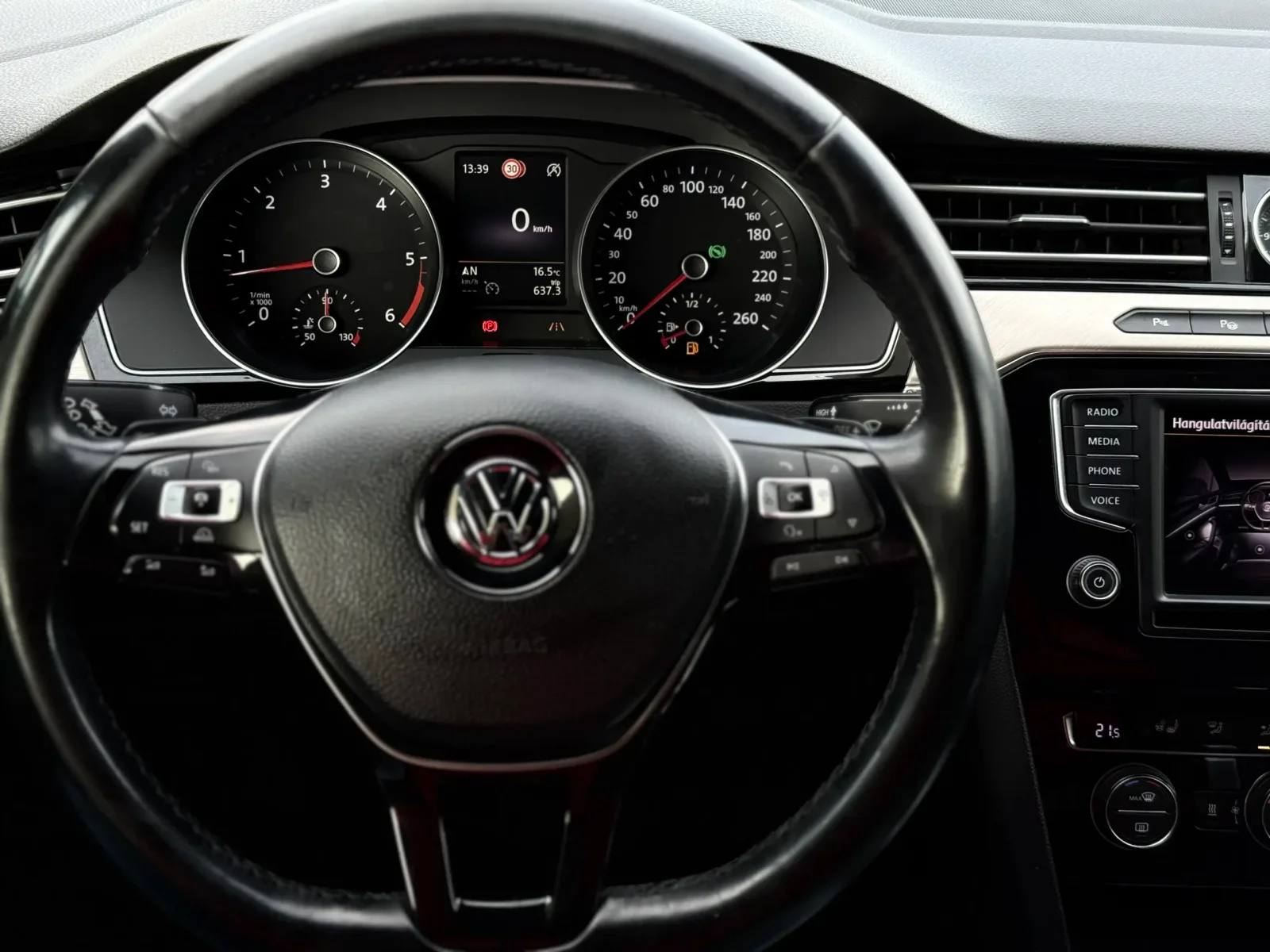 VW Passat B8 R-Line 2.0 CrTDI DSG6 előnézeti kép 8