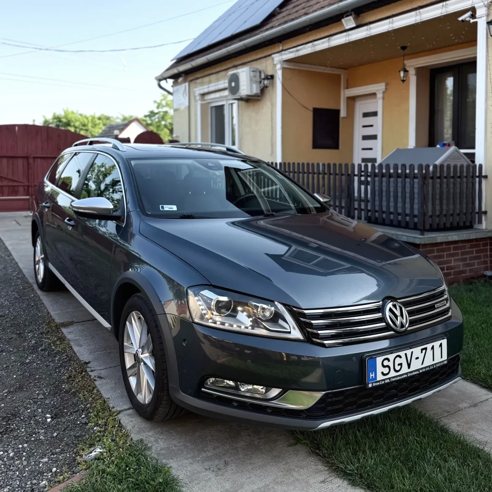 VW Passat B7 Alltrack 2.0CrTdi DSG HighLine 4Motion Pantető, Horog - fő kép