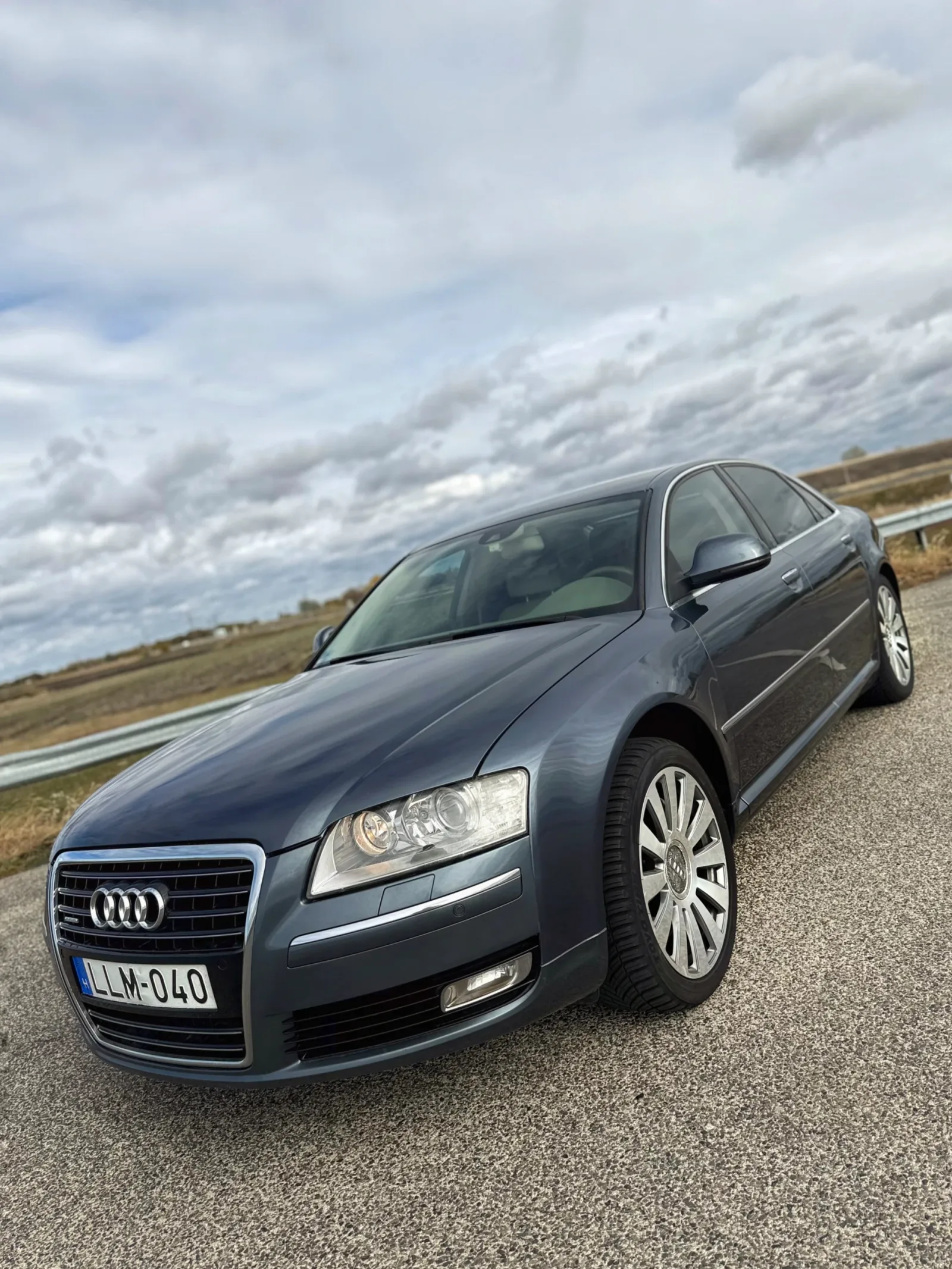 Audi A8 4.2 V8 TDI előnézeti kép 2