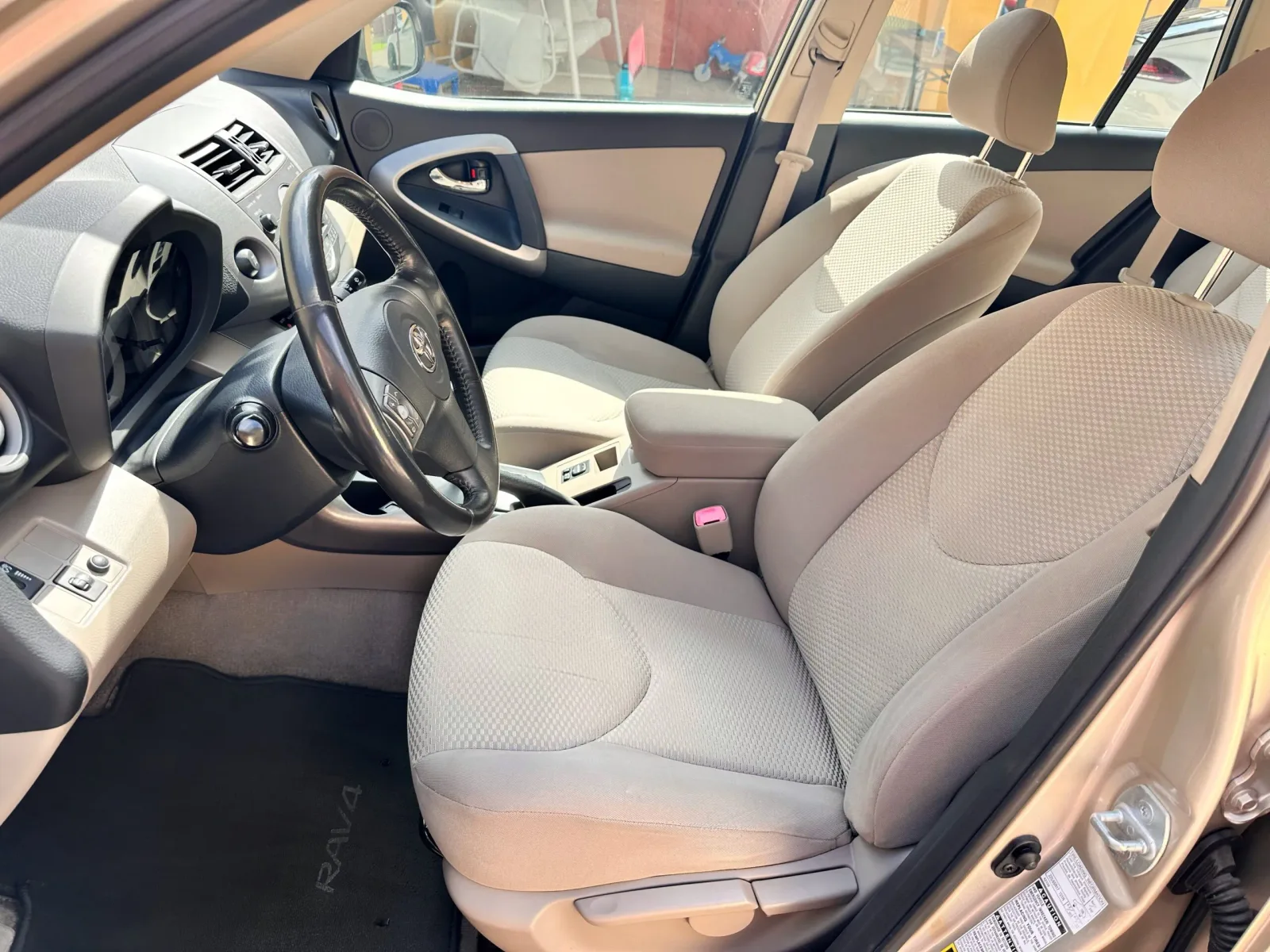 Toyota RAV4 4x4 Cross Sport - Elegáns Kalandvágyók Álma! előnézeti kép 8