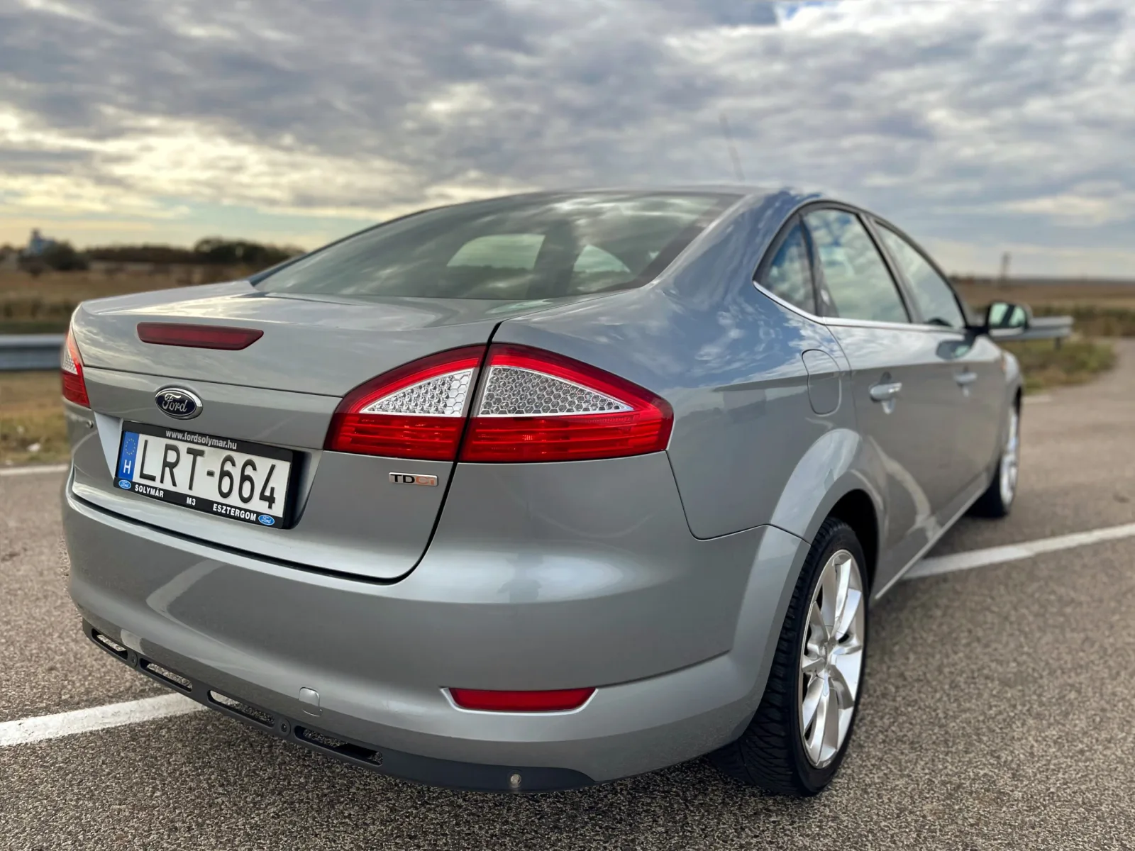 Ford Mondeo MK4 2.0 GHia előnézeti kép 5