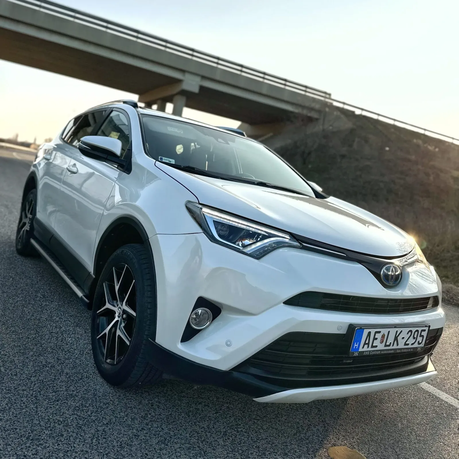 Toyota Rav4 hybrid 4x4 Napfénytető - fő kép