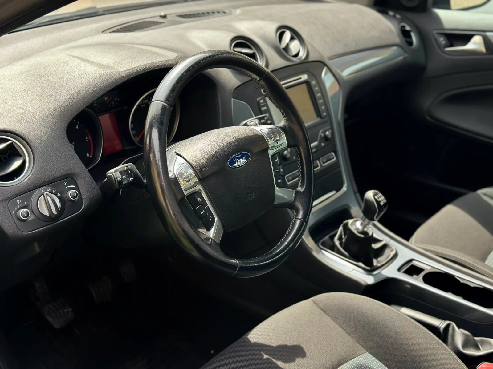Ford Mondeo MK4 2.0 GHia előnézeti kép 21