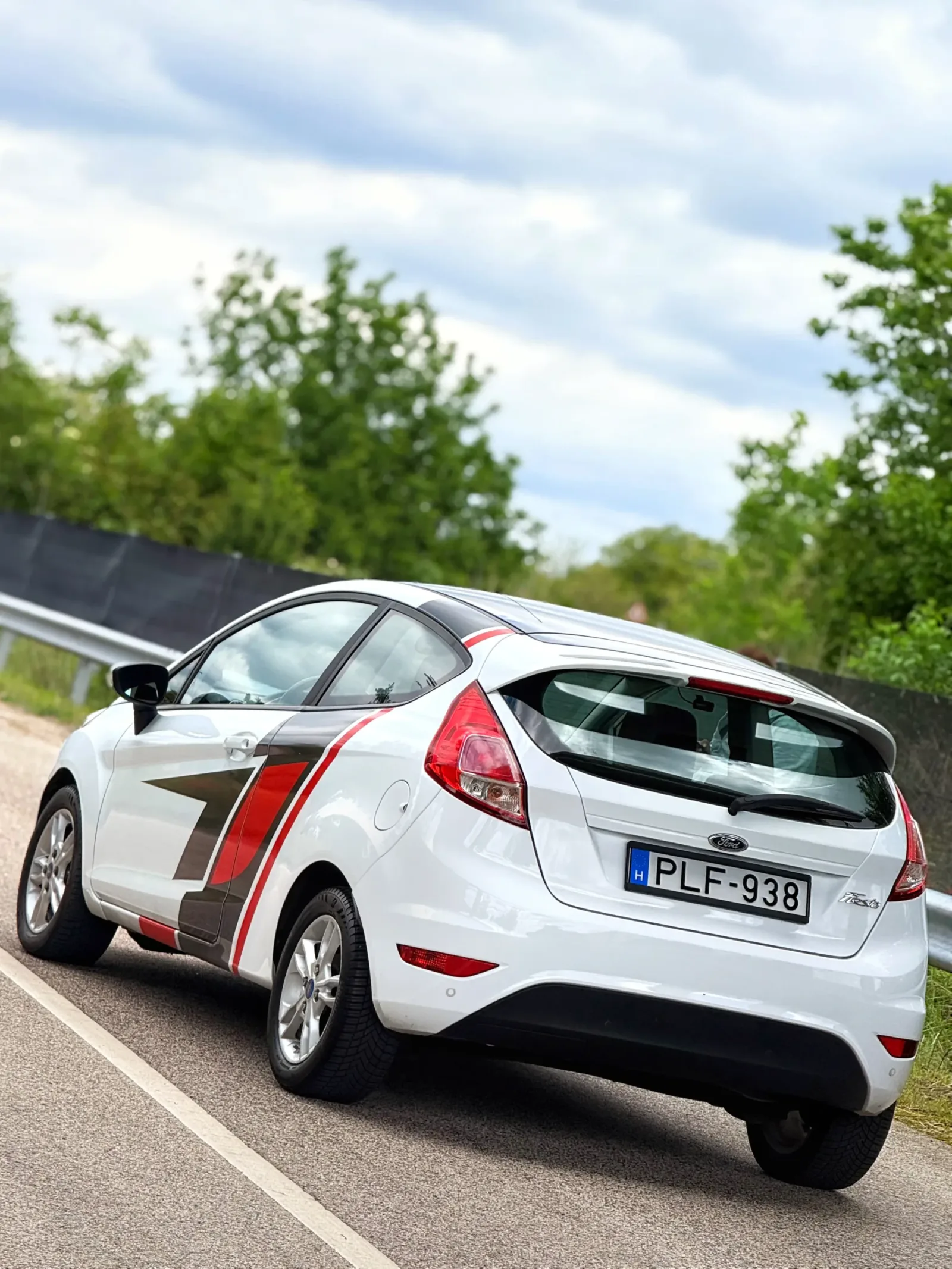 Ford Fiesta EXTRÁS előnézeti kép 4