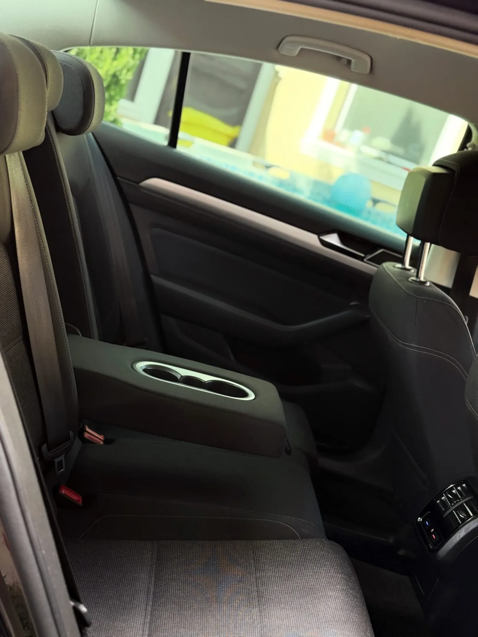 VW Passat B8 Sedan vonóhoroggal előnézeti kép 15