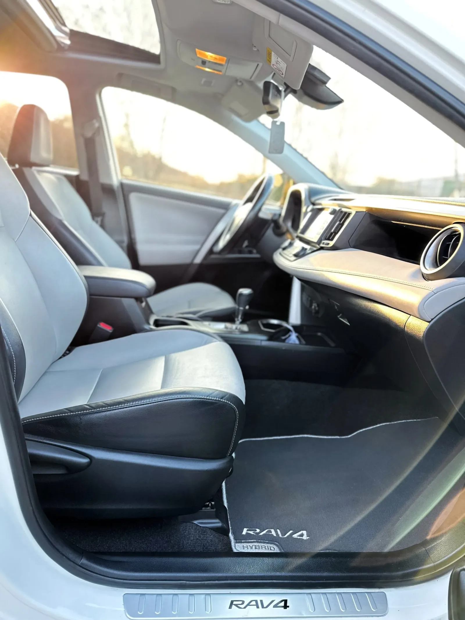Toyota Rav4 hybrid 4x4 Napfénytető előnézeti kép 13