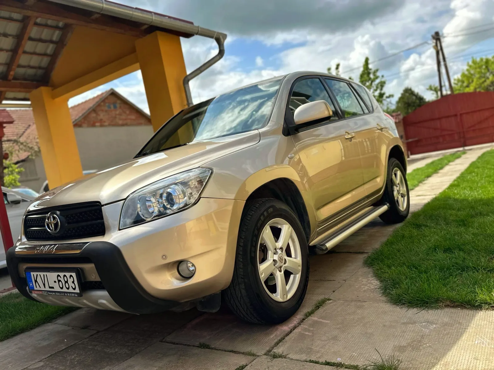 Toyota RAV4 4x4 Cross Sport - Elegáns Kalandvágyók Álma! előnézeti kép 3