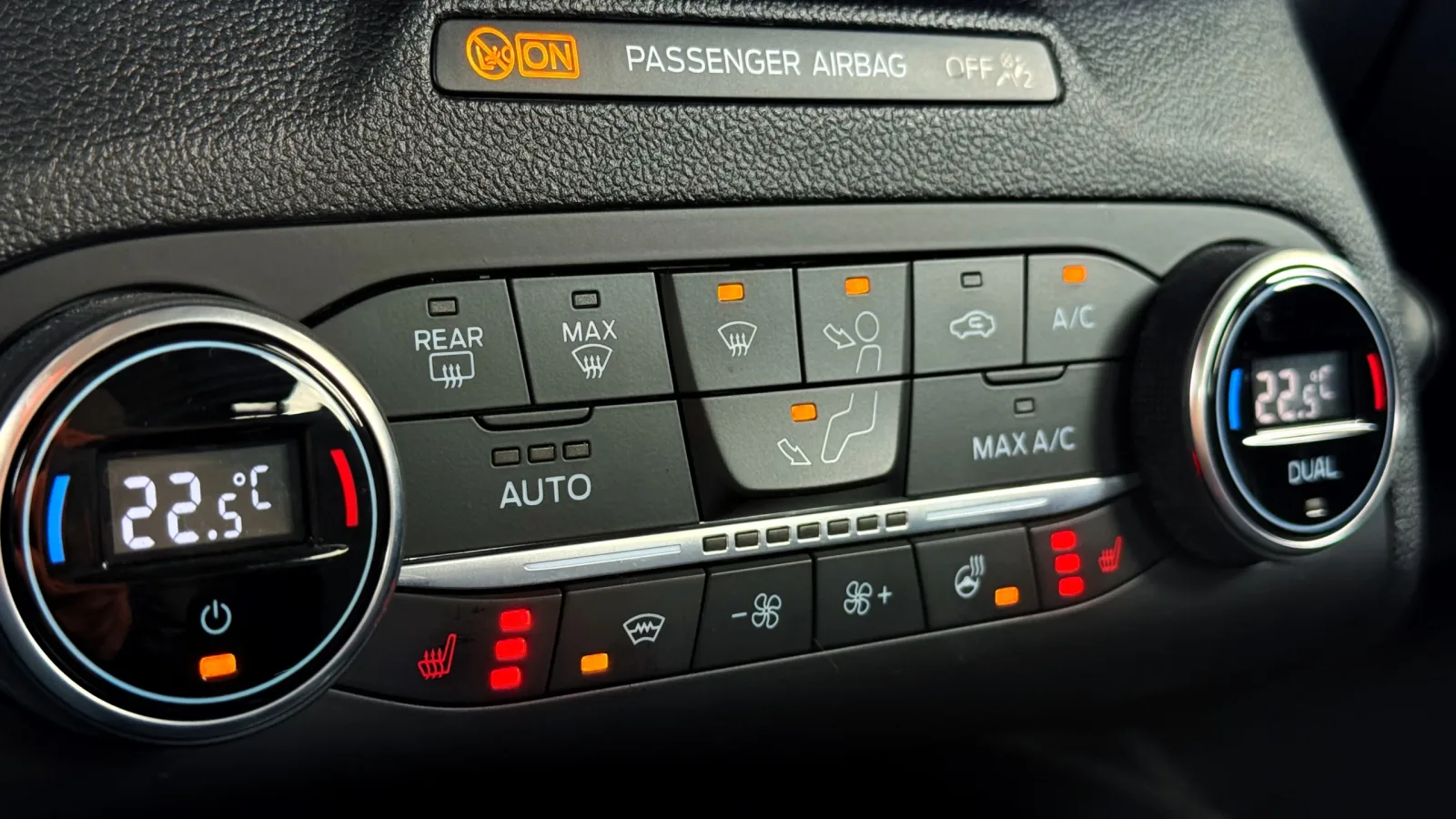 Ford Focus Titanium Plus előnézeti kép 15