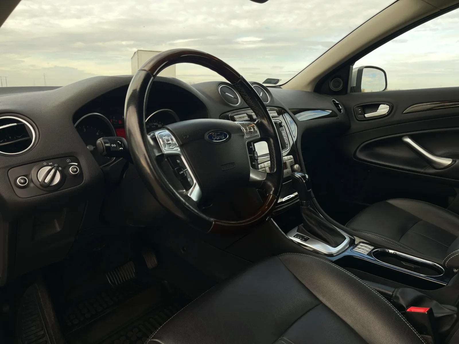 Ford Mondeo MK4 2.0 GHia előnézeti kép 7