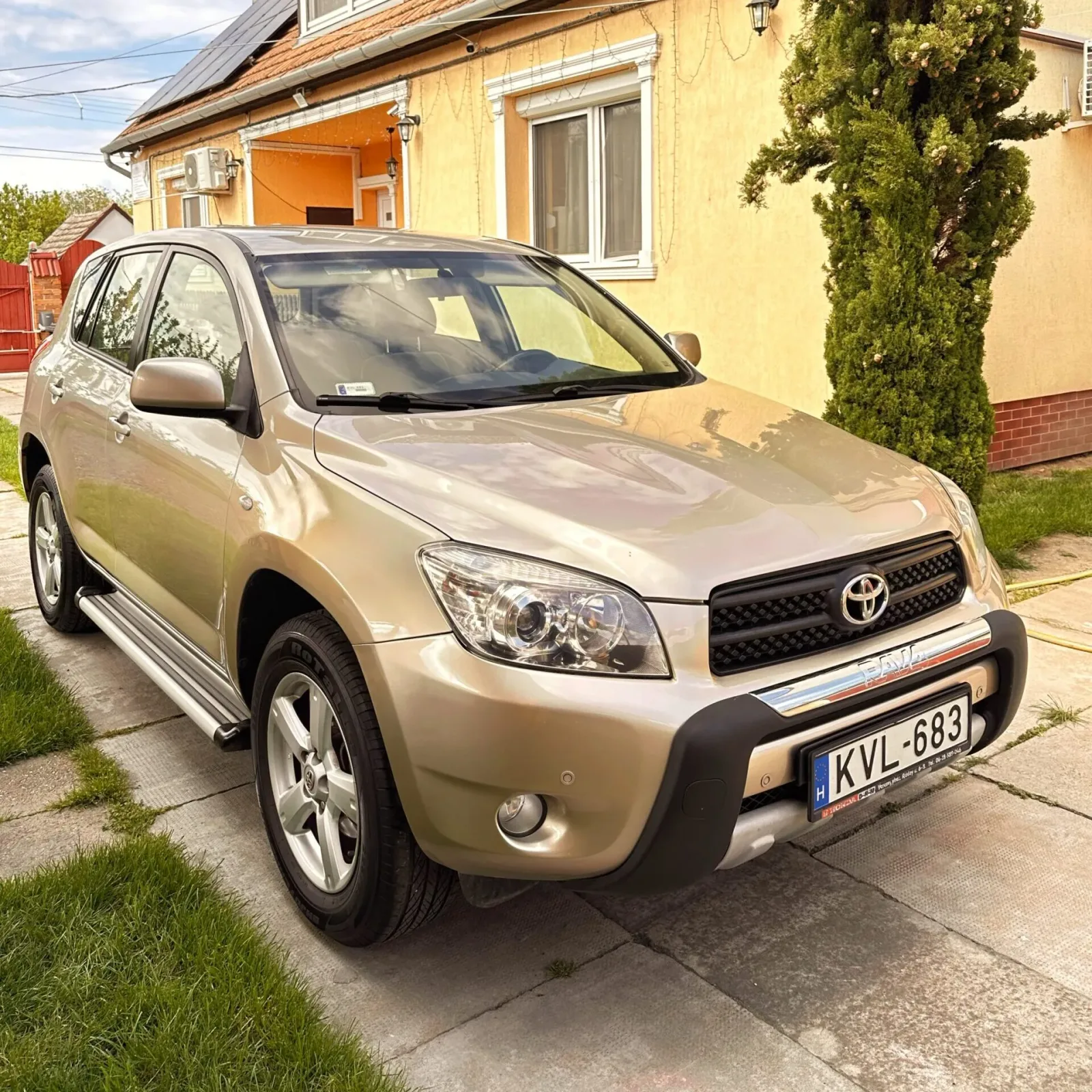 Toyota RAV4 4x4 Cross Sport - Elegáns Kalandvágyók Álma! - fő kép