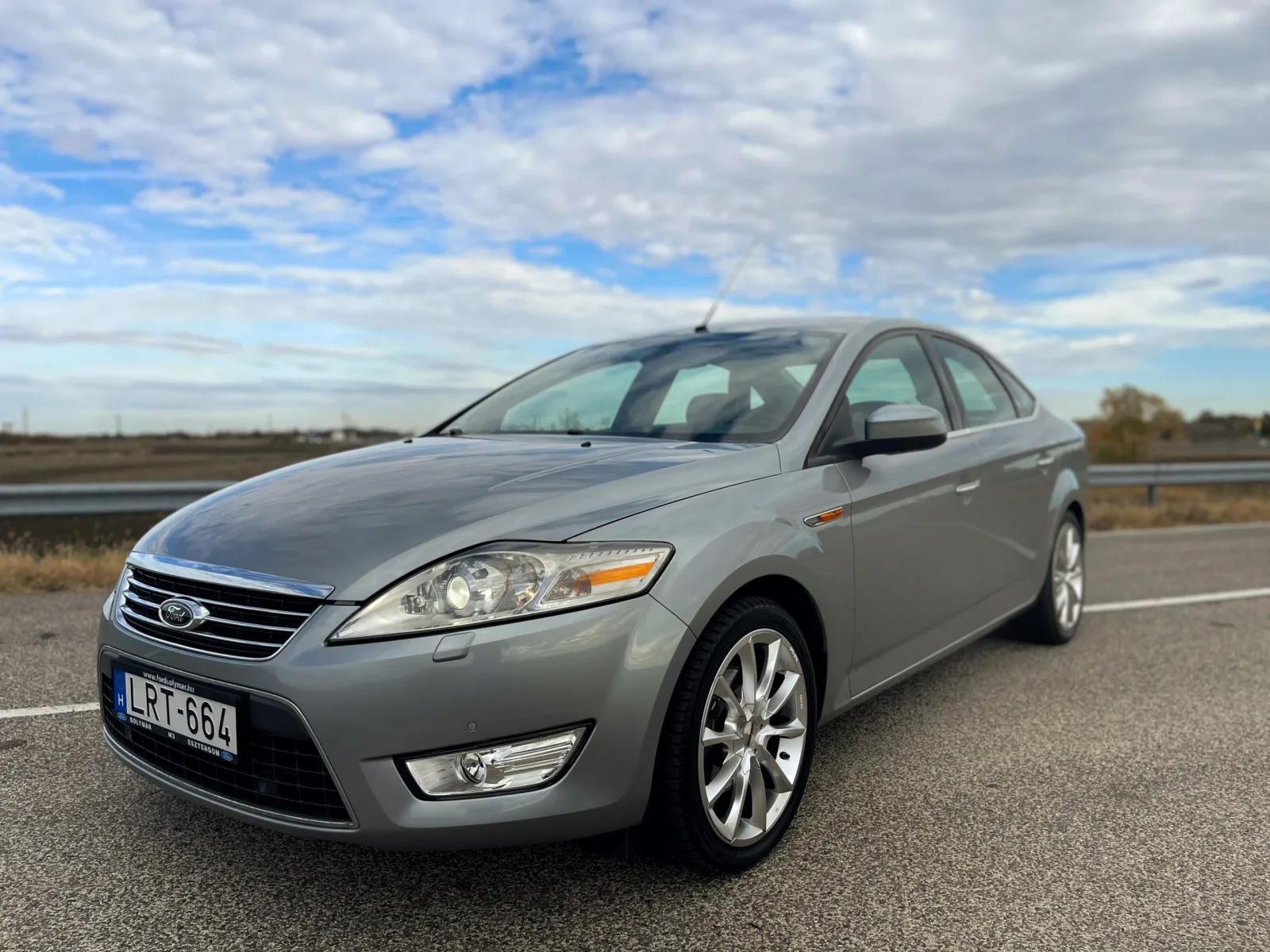 Ford Mondeo MK4 2.0 GHia előnézeti kép 3