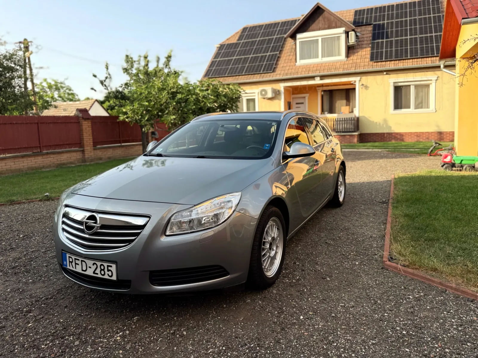 Opel Insignia Sport Tourer 1.6 T - fő kép