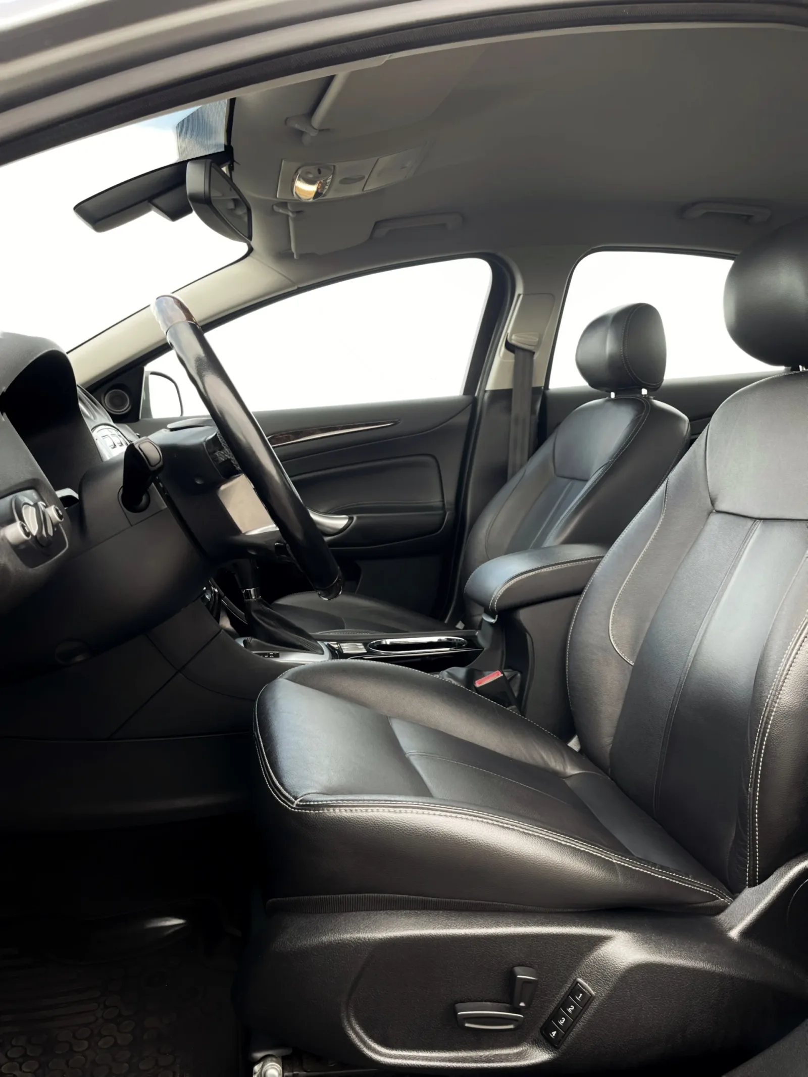 Ford Mondeo MK4 2.0 GHia előnézeti kép 9