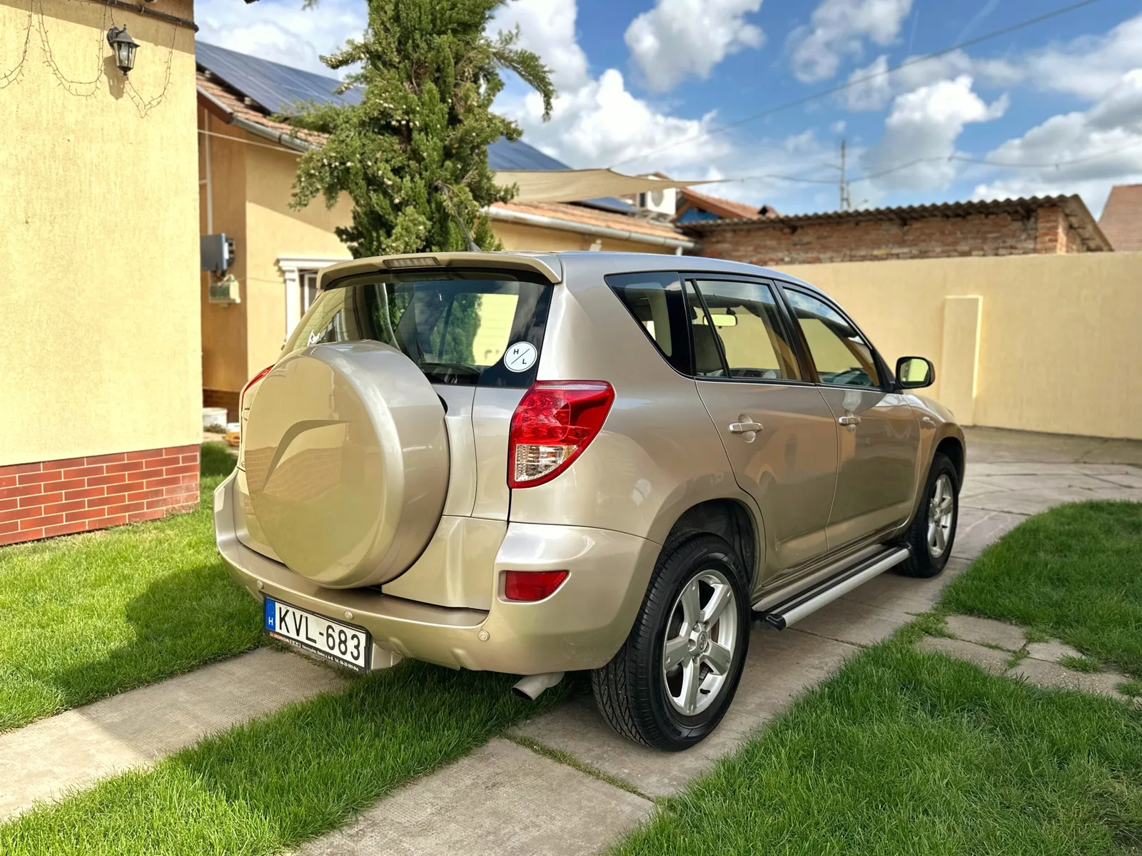 Toyota RAV4 4x4 Cross Sport - Elegáns Kalandvágyók Álma! előnézeti kép 4