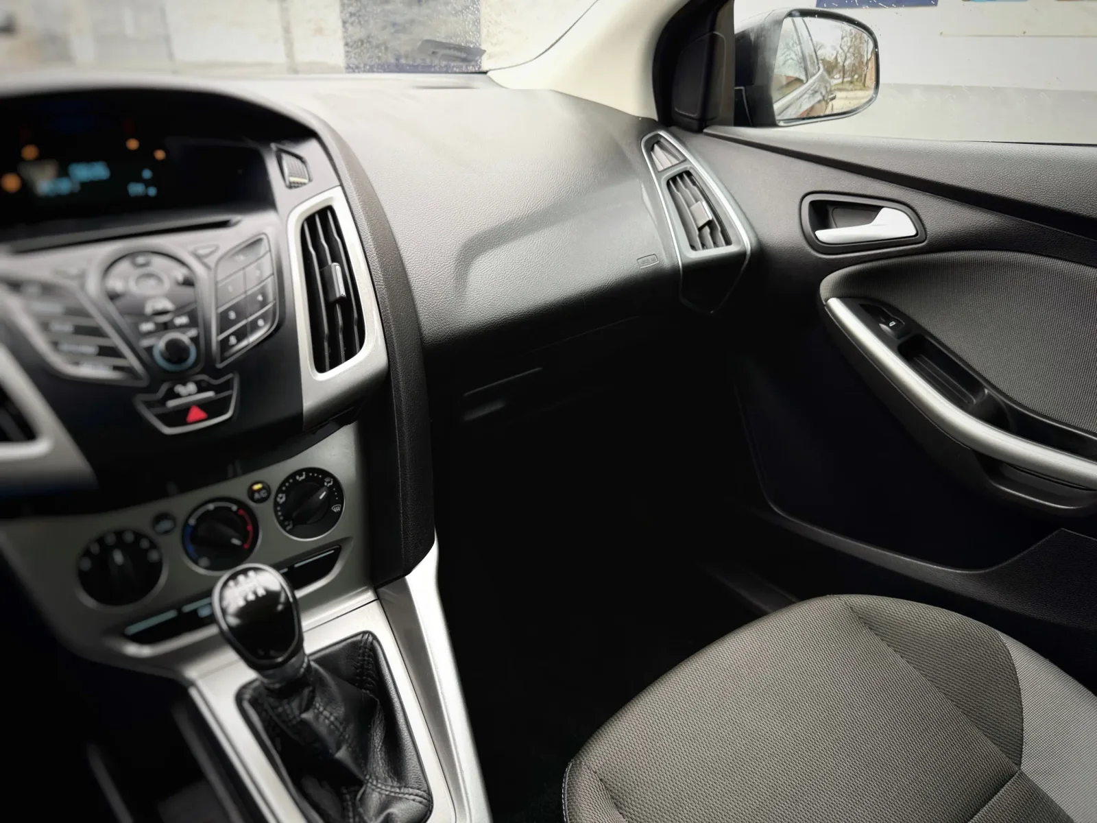 Ford Focus 1.0 GTDi előnézeti kép 10