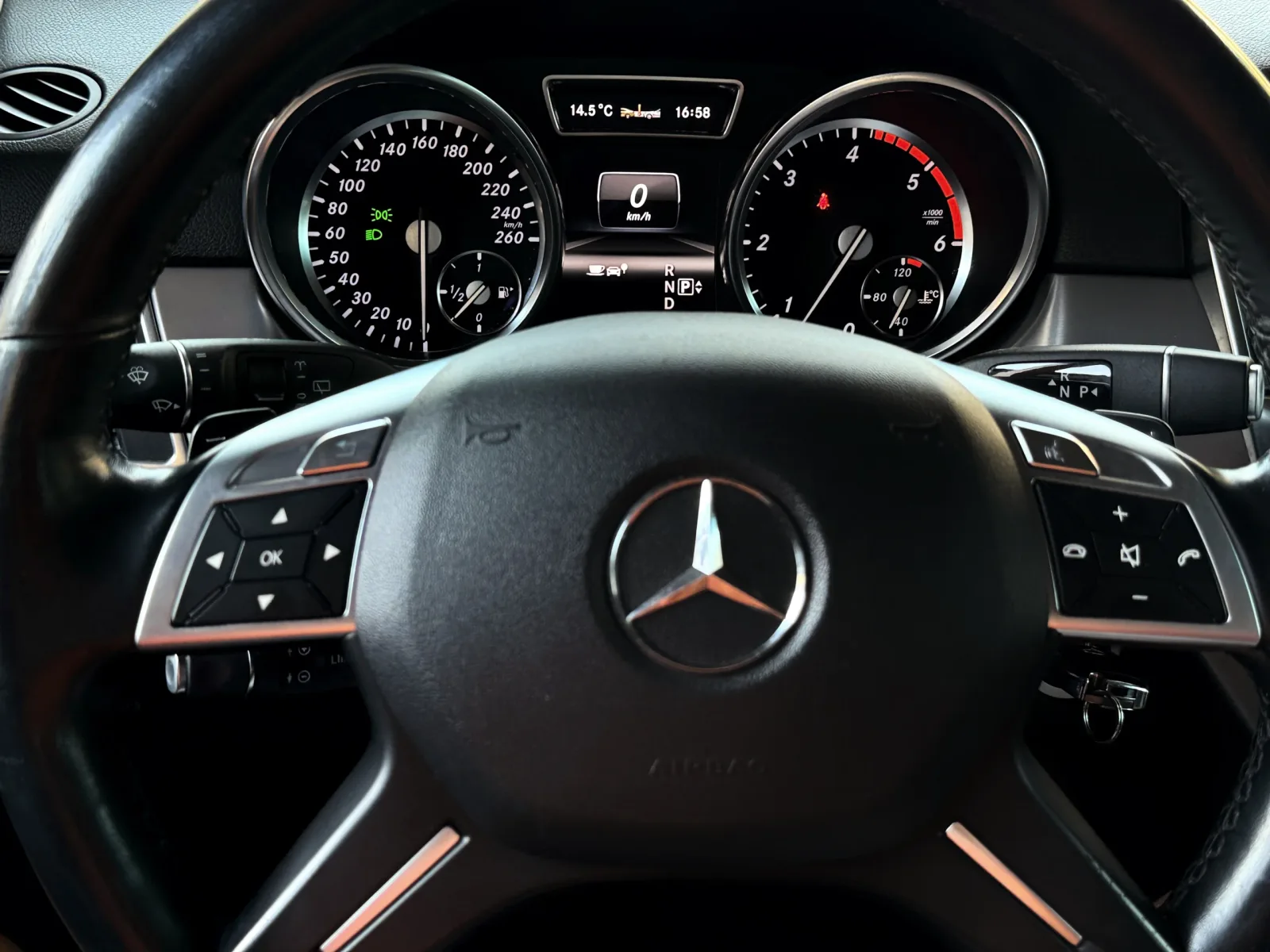 Mercedes-Benz ML Masszázsülések 3,5T Horog előnézeti kép 9