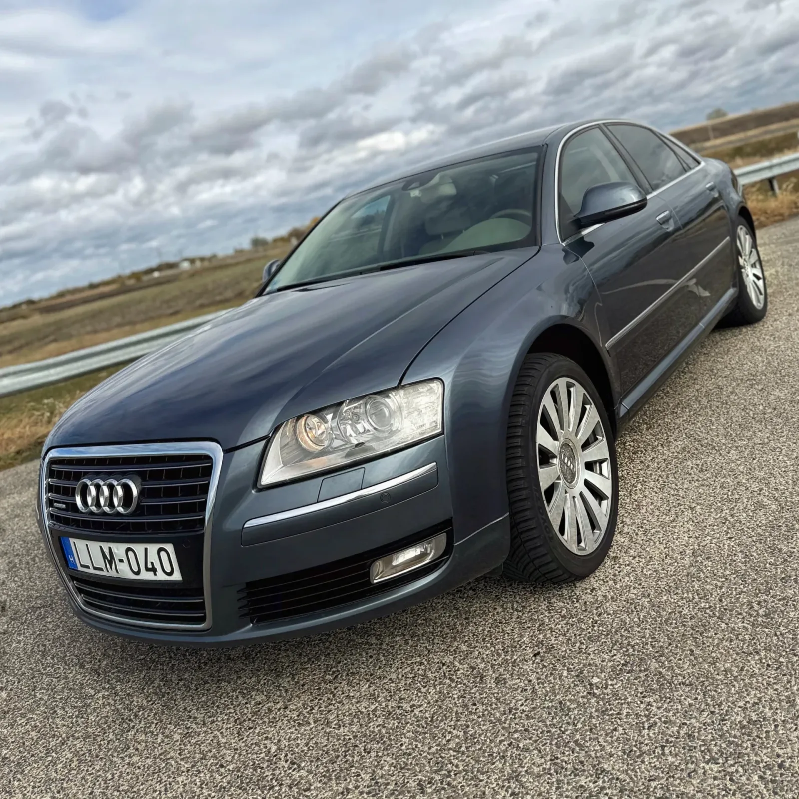 Audi A8 4.2 V8 TDI - fő kép