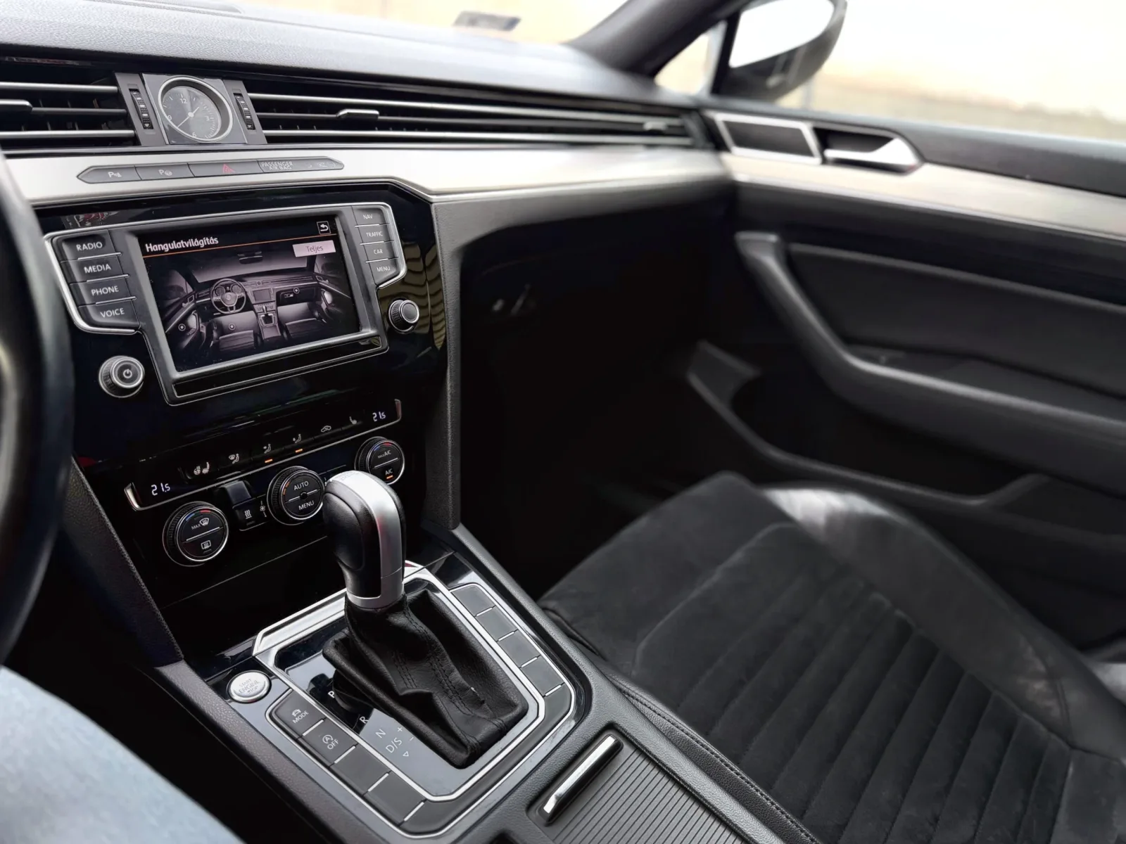 VW Passat B8 R-Line 2.0 CrTDI DSG6 előnézeti kép 9