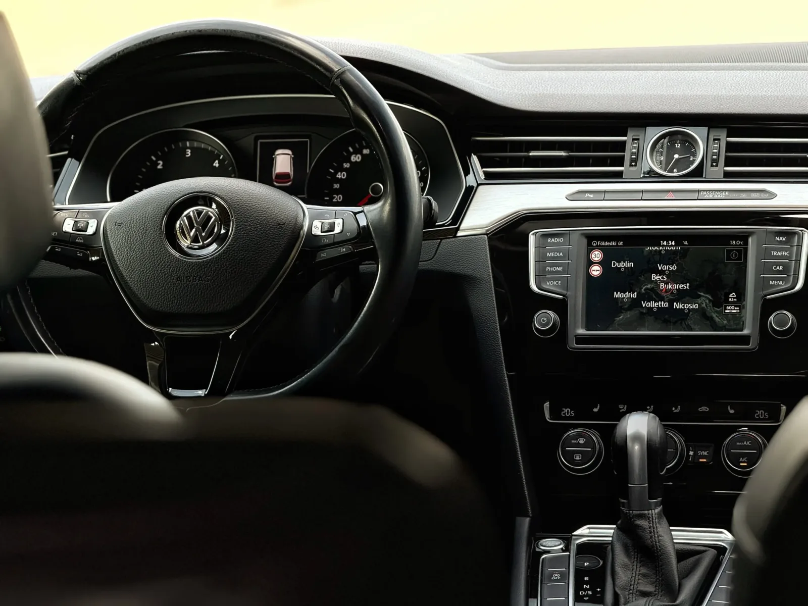 VW Passat B8 Highline előnézeti kép 14