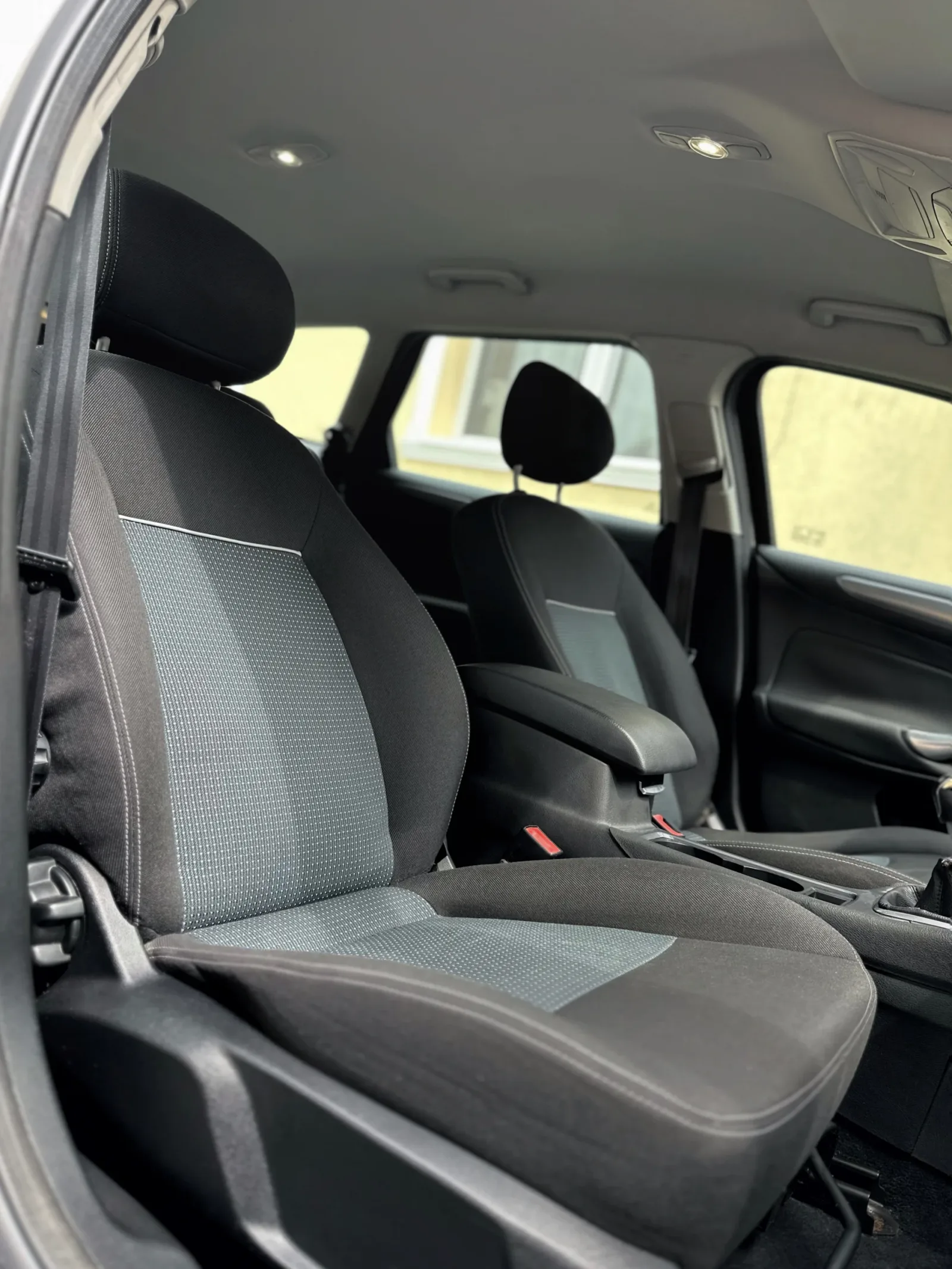 Ford Mondeo MK4 2.0 GHia előnézeti kép 18