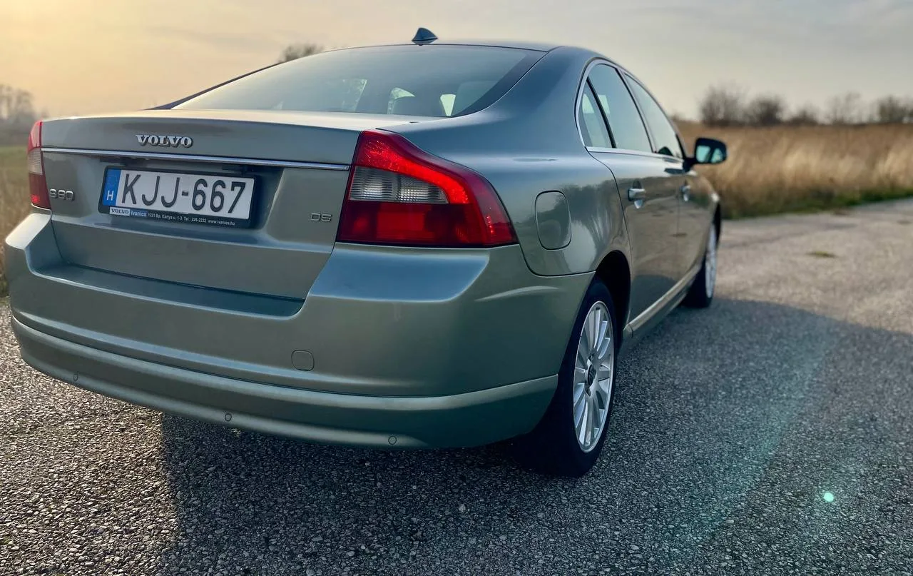 Volvo S80 2.4 D5 előnézeti kép 3