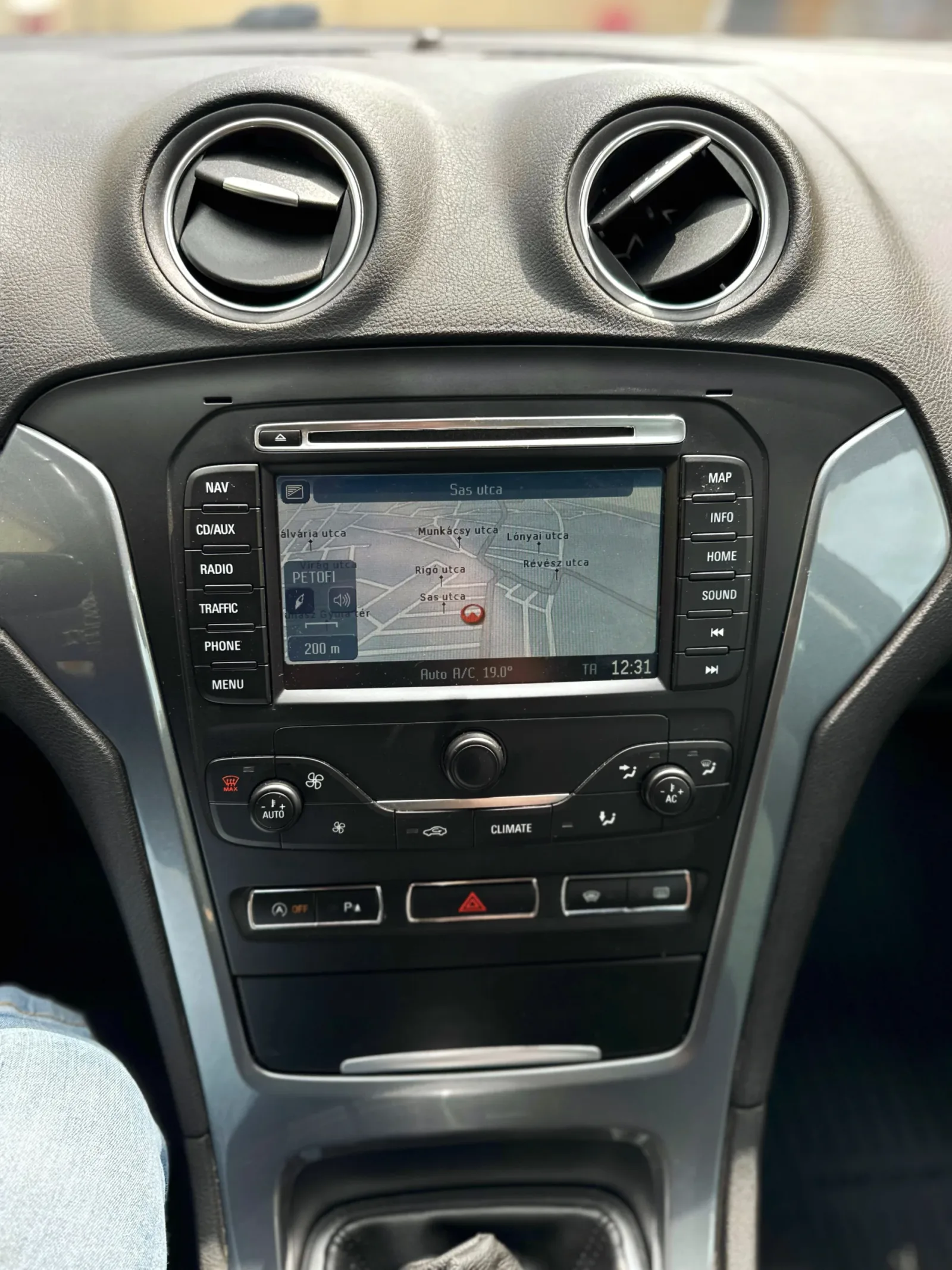 Ford Mondeo MK4 2.0 GHia előnézeti kép 25