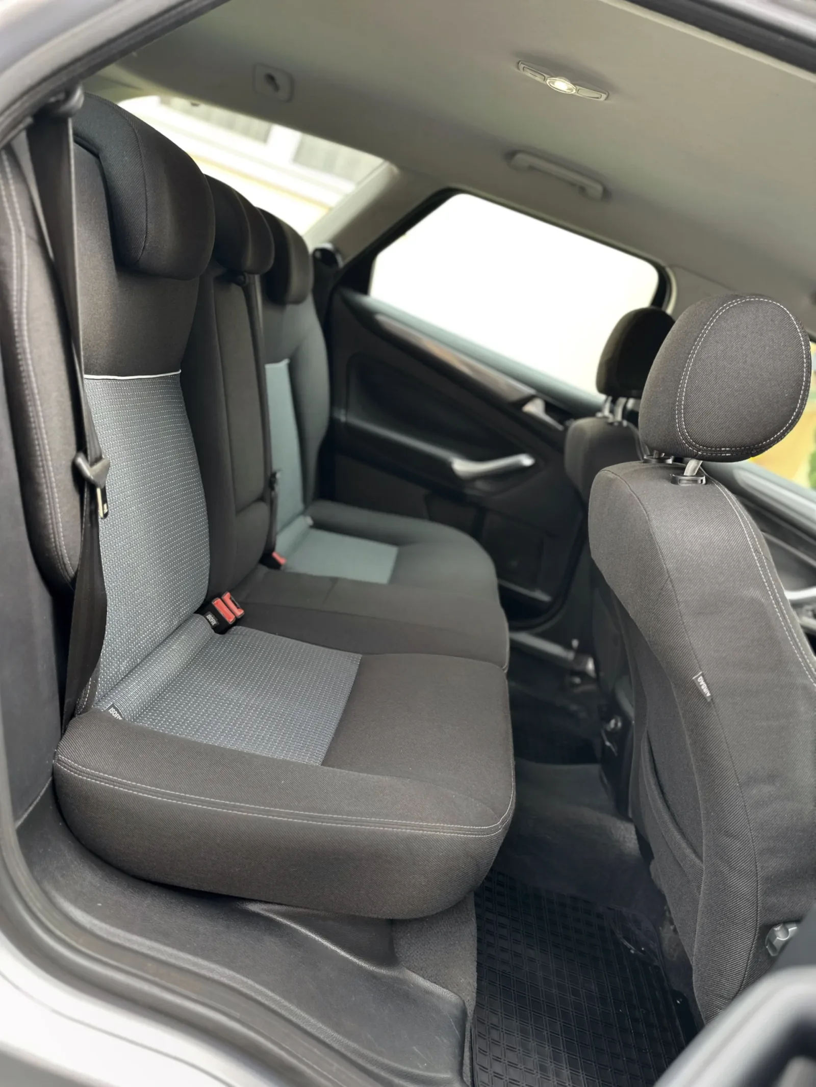 Ford Mondeo MK4 2.0 GHia előnézeti kép 17