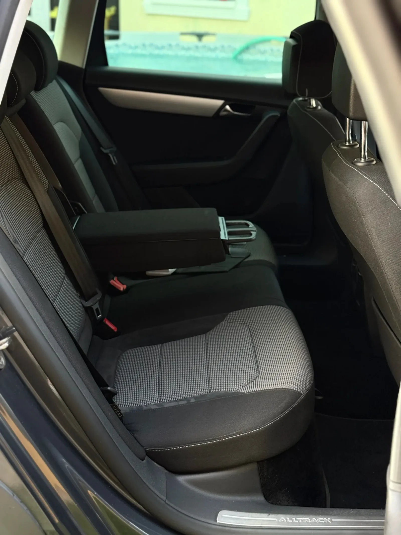 VW Passat B7 Alltrack 2.0CrTdi DSG HighLine 4Motion Pantető, Horog előnézeti kép 13