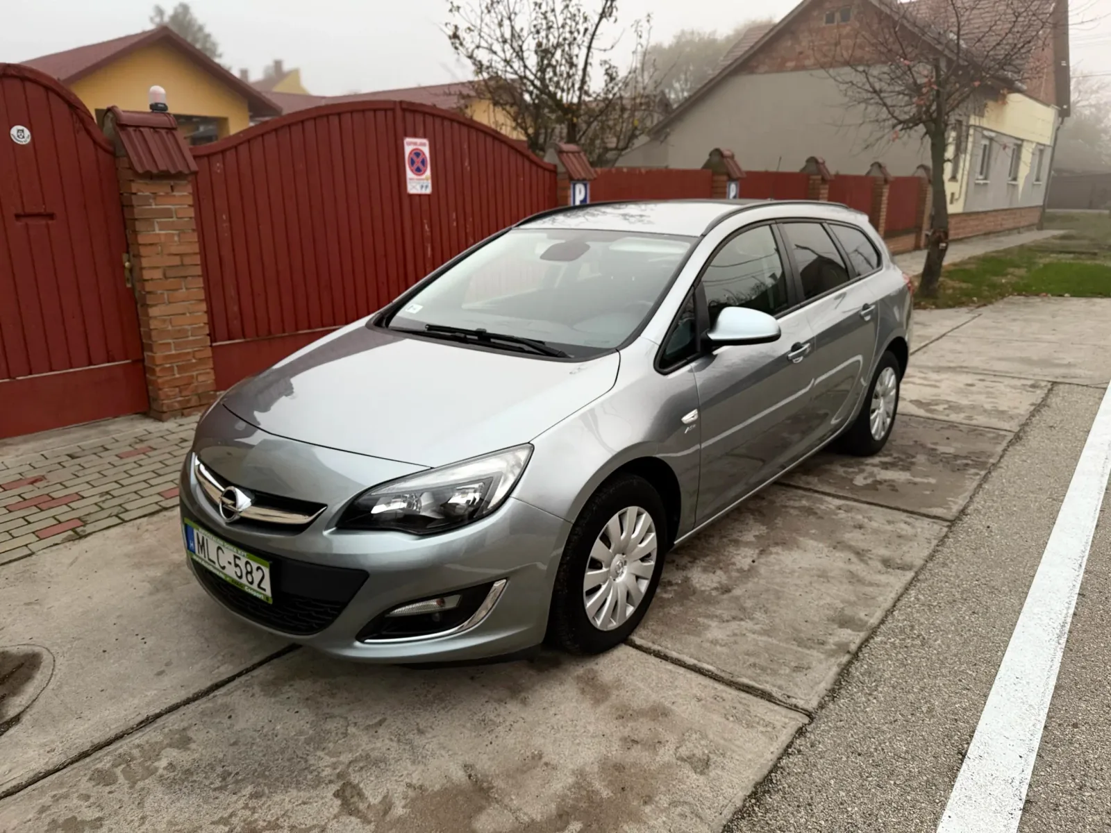 Opel Astra J Isuzu Diesel - fő kép