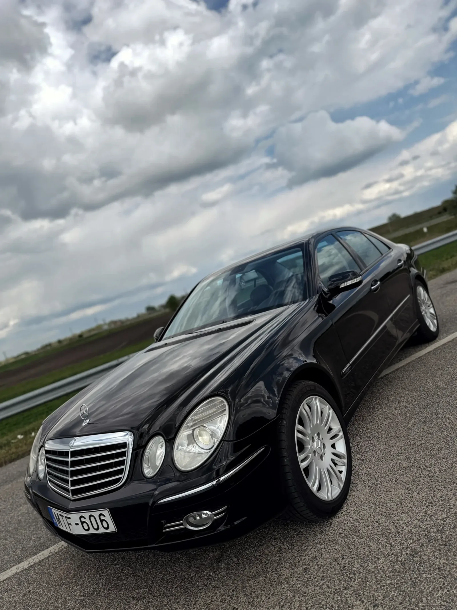 Mercedes E320CDI FL 4Matic előnézeti kép 5