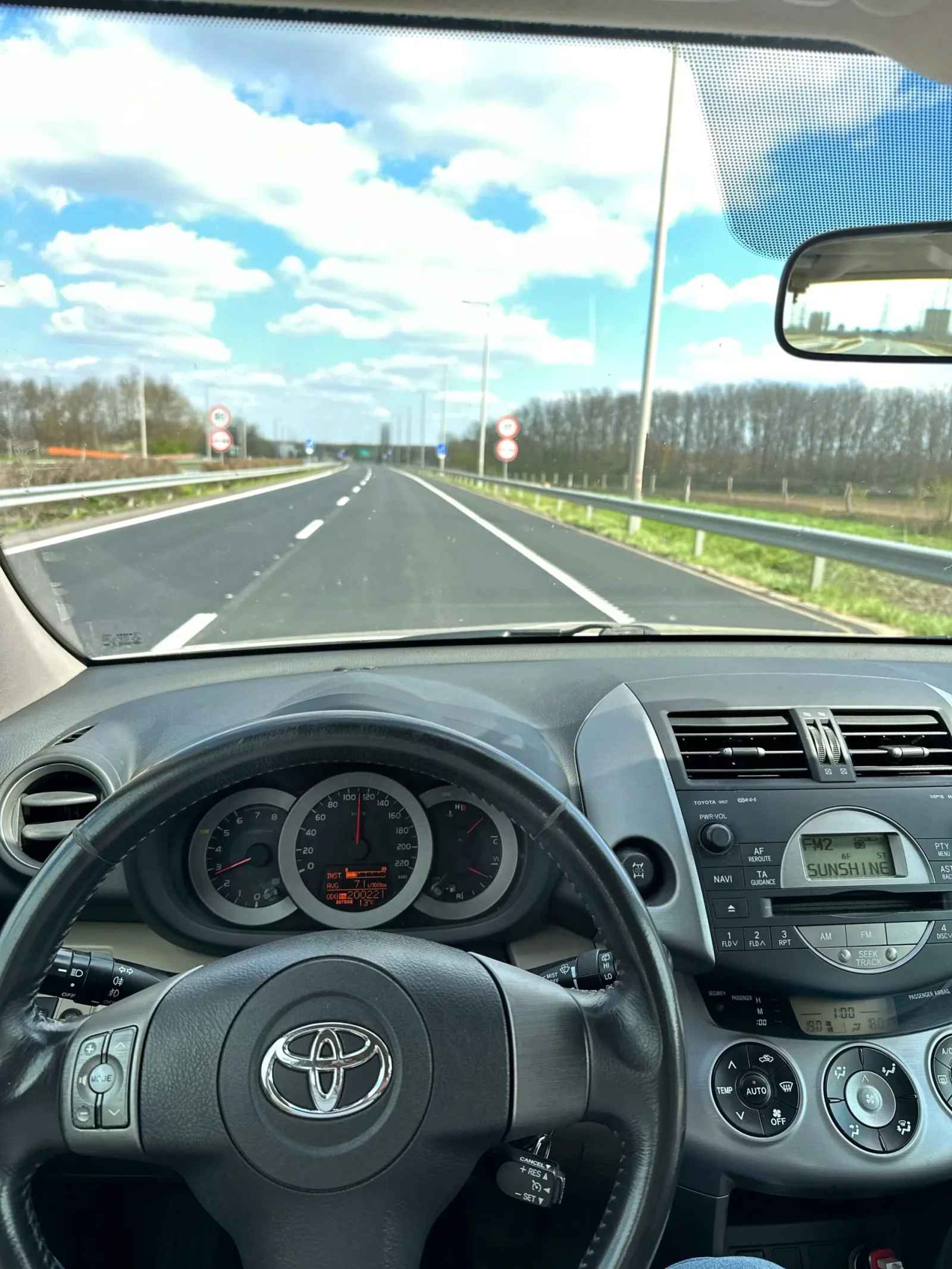 Toyota RAV4 4x4 Cross Sport - Elegáns Kalandvágyók Álma! előnézeti kép 14