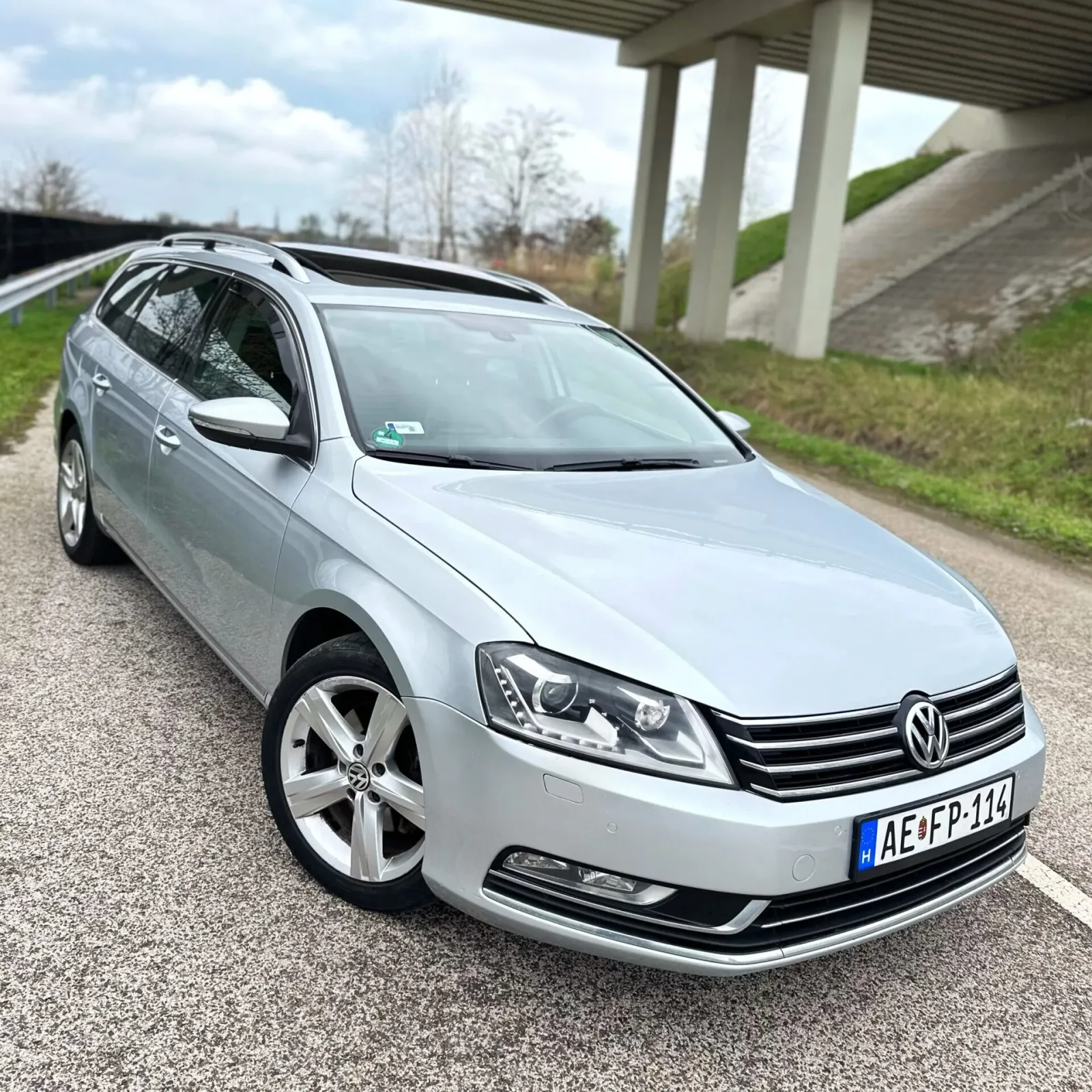 VW Passat B7 2.0CrTdi HighLine Bőr, Pantető, Horog - fő kép