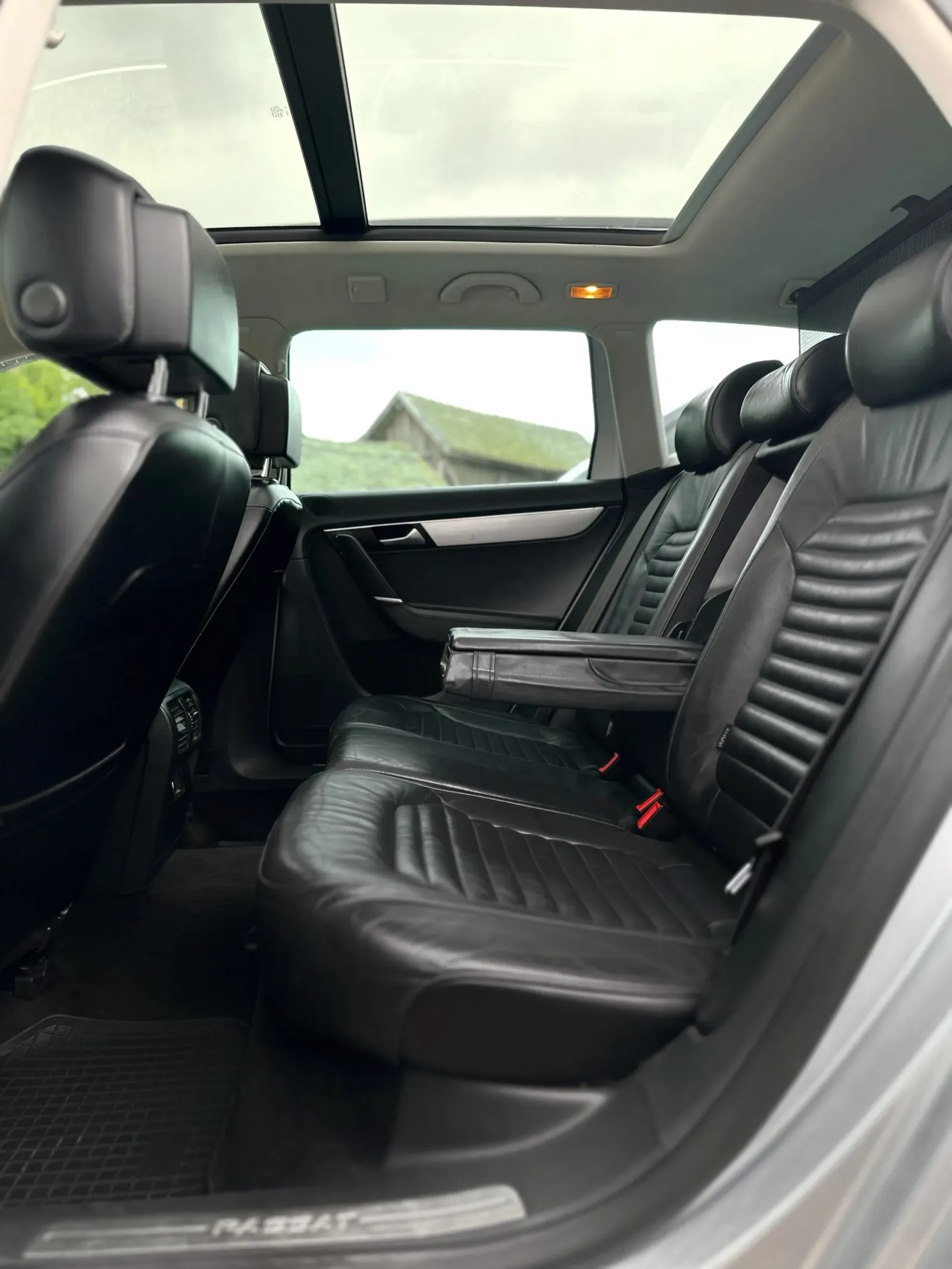 VW Passat B7 2.0CrTdi HighLine Bőr, Pantető, Horog előnézeti kép 11
